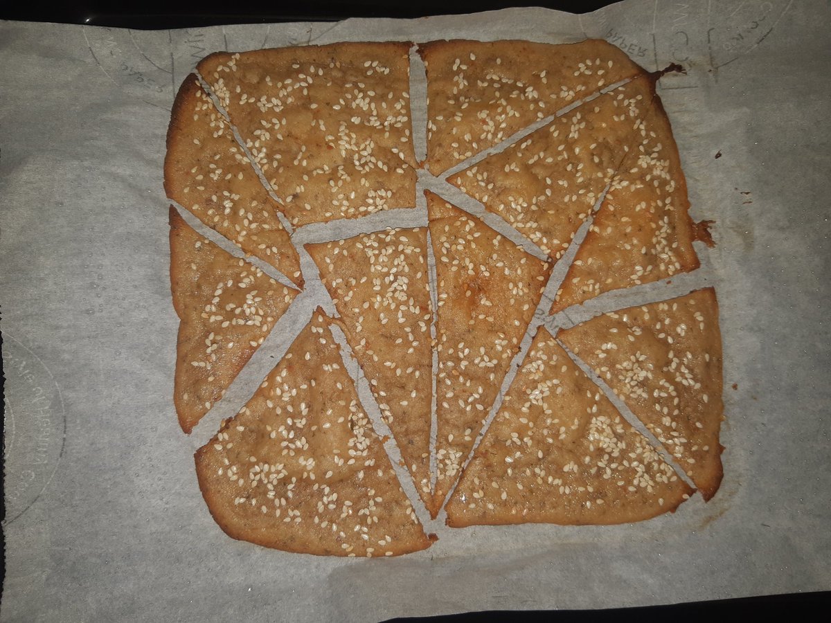 gauripokhariyal's tweet photo. Enjoying my sourdough programme with @theenthubakers #bakingparty @dipeshdutt
Learning tips, new items to bake using the sourdough starter discard. 
Made Sourdough Lavash using the discarded starter. https://t.co/pHNYG5g3B0