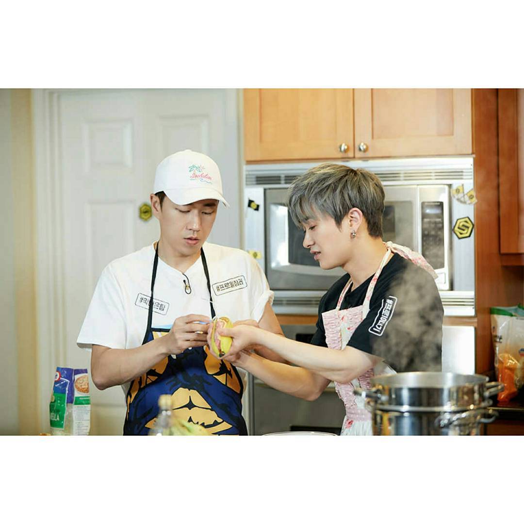 Hubby and wifey cooking dinner together