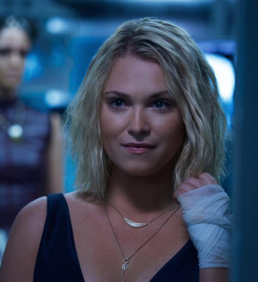 BlissfulxBlake's tweet image. Well you look like yourself
But you're somebody else
Only it ain't on the surface