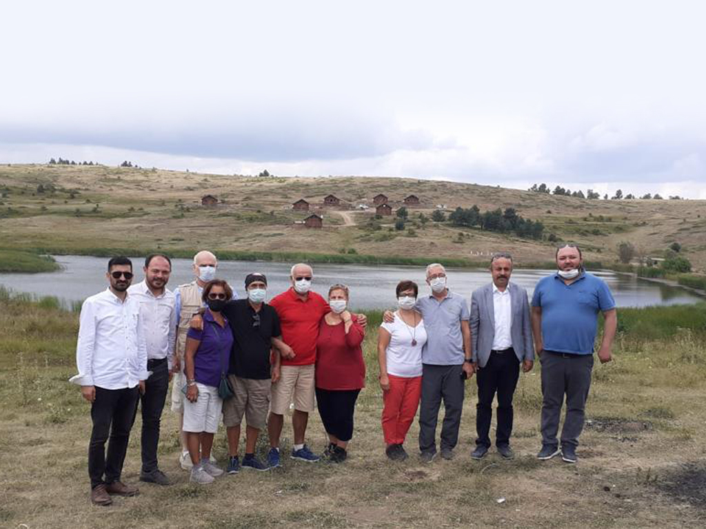 TC_KUZKA's tweet photo. Kamp ve Karavan Alanlarının Tespit Çalışmaları Başladı
https://t.co/4KZxG4tZs0

@TCSanayi 
@KalkinmaAjansGM 
#KampKaravan 
#Kastamonu
#Çankırı
#Sinop https://t.co/32zoRDASPZ