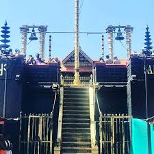 To have darshan of Swami Ayyappa, one first needs to ascend the Holy 18 Steps (Pathinettam Padi). The entire sequence one must follow has greater spiritual meaning. Over the years many have interpreted the meaning of these 18 steps in different ways.  @hathyogi31  @Sanskritii_1