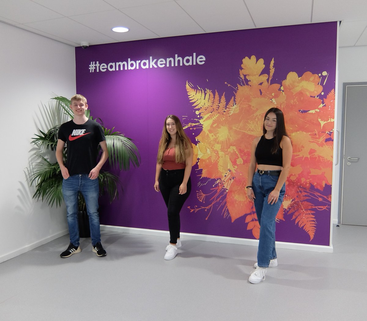 Brakenhale's tweet image. Congratulations to our students celebrating their outstanding A Level results this morning! #teambrakenhale