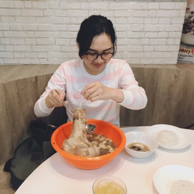 YolandaPalar's tweet photo. #FotoProfilBaru https://t.co/CESq1OJvW4
