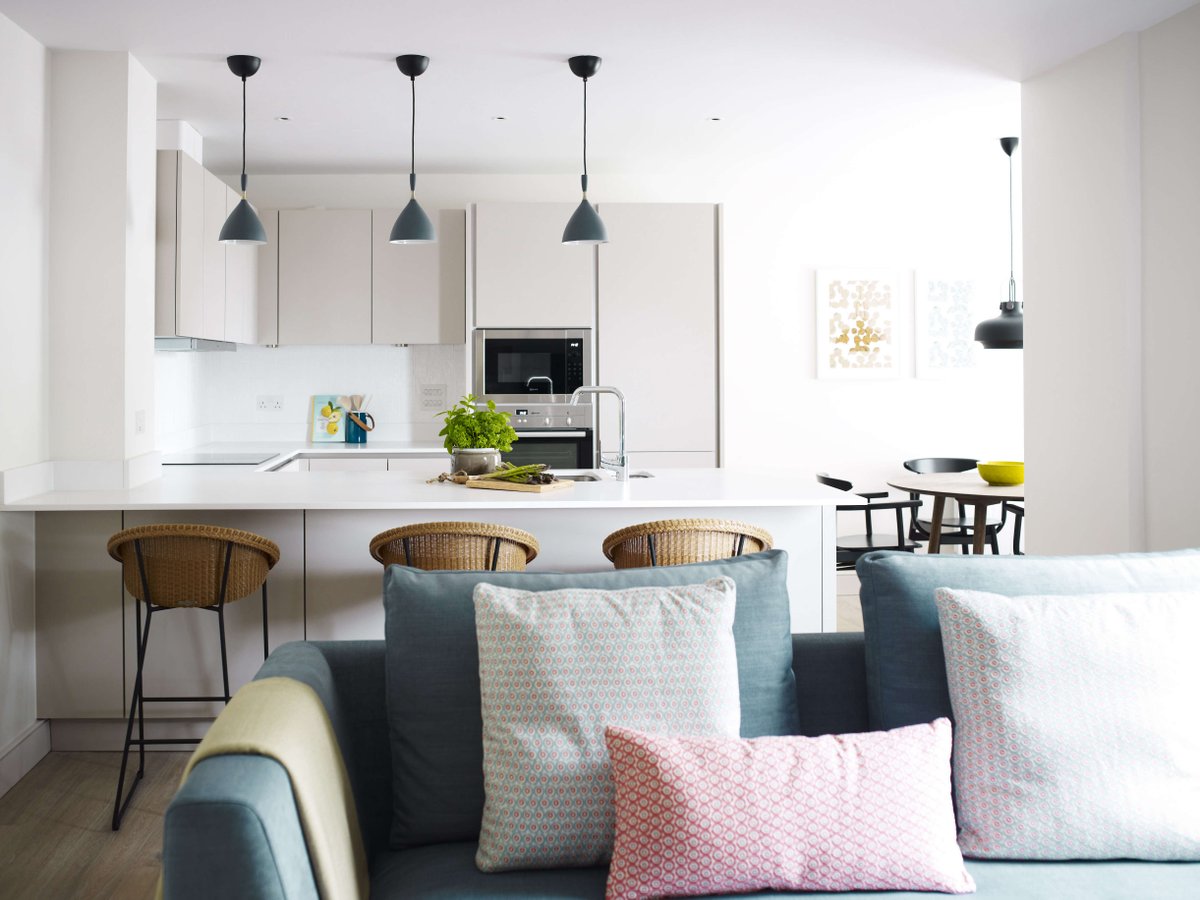 thesalterns's tweet photo. The Salterns luxury apartments are fully equipped with modern and spacious living areas, bedrooms and bathrooms – perfect for couples, friends and families looking for a stress-free UK getaway. 🏡 We have availability throughout September – call us today on 01489 884060. https://t.co/beiuKjGTfR