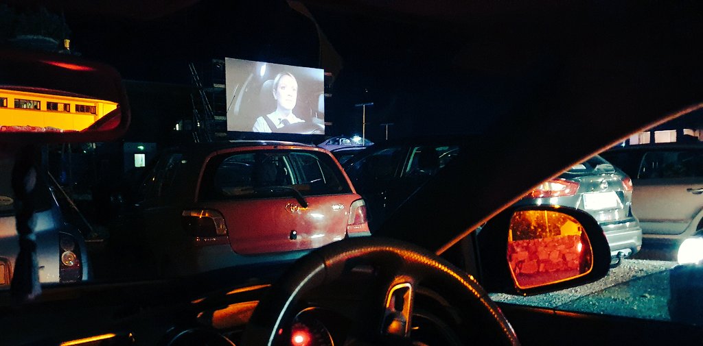 Maireadmud's tweet photo. Drámaíocht iontach ✅
Aisteoireacht iontach ✅
Ceol iontach ✅
Oíche iontach ✅
👏👏 @AnTaibhdhearc @FibinTeo #Fiach #DriveInDrama #Gaeltacht https://t.co/YorRy1Kn2C