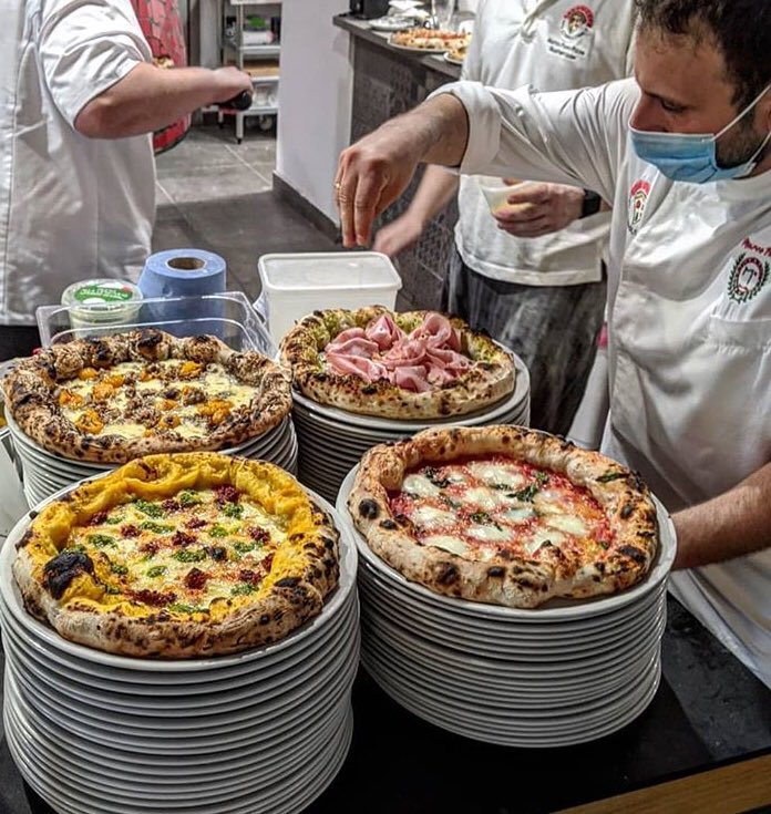 noiquattrouk's tweet photo. ππ
#noiquattro #noiquattropizzeria #thepastafactory #nq #northerquarter #northerquartermcr #northerquartermanchester #manchester #pizzeria #pizza #italian #italy #vegan #veganpizza #traditional #handmade #healthy #cuoppo #cuoppi #cuopponapoletano #authentic #pizzanapoletana https://t.co/iwYPQ86c6t