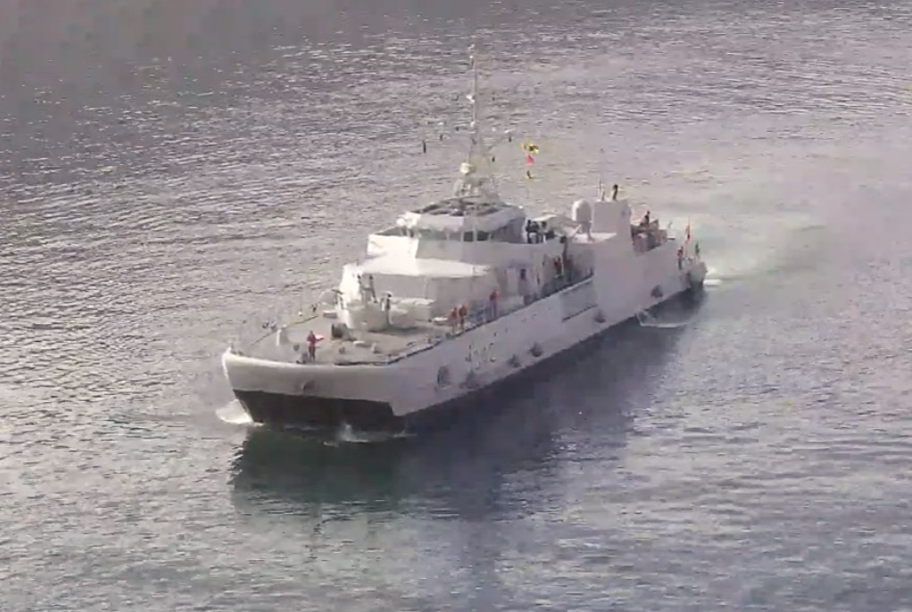 WarshipCam's tweet photo. Royal Norwegian Navy Oksoy-class minehunter HNoMS Maloy (M342) coming into Tromso, Norway with Standing NATO Mine Countermeasures Group One (SNMCMG1) - August 13, 2020 #maloy #m342 #snmcmg1 https://t.co/AgCXlTjBEQ