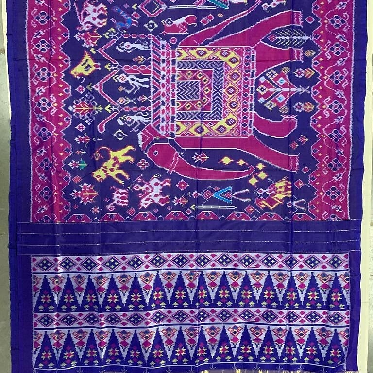 AleMalathi's tweet photo. Single ikkat silk saree in very famous big ambari design.
Whatsapp for details +91-7842217727

#ikkat
#indianbride
#smritiirani 
#silksarees https://t.co/stWfVAmRIy