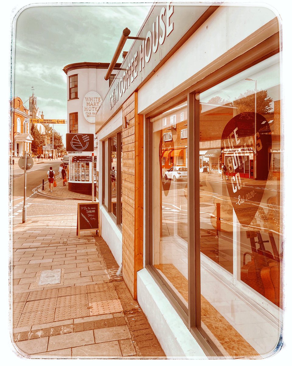 Lots of love for the ice coffees, smoothies and frappes today in the heat ☀️ ☀️☀️ But we are well impressed by those of you who can drink hot coffee or tea in these temperatures! 🙌🙌