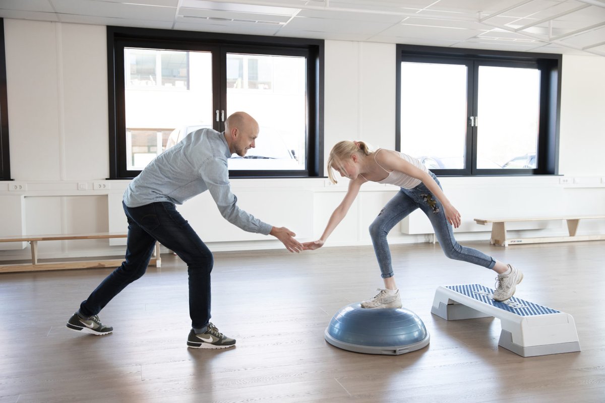 Als kind mag je bij de fysio spelenderwijs leren, maar als je 18+ bent dan moet je aan een elastiek trekken? Op 27 aug zullen 𝘞.𝘏𝘦𝘪𝘫𝘦𝘯𝘬 en 𝘗.𝘎𝘭𝘢𝘴𝘩𝘰𝘶𝘸𝘦𝘳 bij de eerste 𝗜𝗕𝗖 𝗔𝗰𝗮𝗱𝗲𝗺𝘆 belichten wat impliciet trainen precies inhoudt.
bit.ly/IBCAmstellandA…