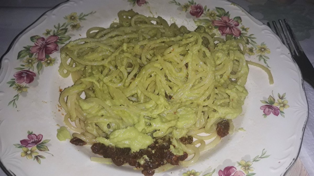 laura97976215's tweet photo. Lunch 🌱
#avocado #capuliato  #pomodorosecco #cooking #avocadocream #healthy #foodblogger  #food https://t.co/5BpB93CNNZ