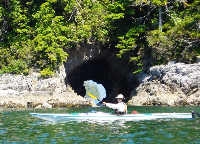 H2OAlliance's tweet photo. Introducing the 1st member of #TeamKayak 2020: Rose Sirois!
#LakeErieChallenge teams will swim, SUP, & kayak 50km from the mouth of the Detroit River to Point Pelee, raising awareness & funds to protect our lake! Support Rose on her journey! Donate here: https://t.co/buC16RjgOe https://t.co/3PJ2OwBrDK