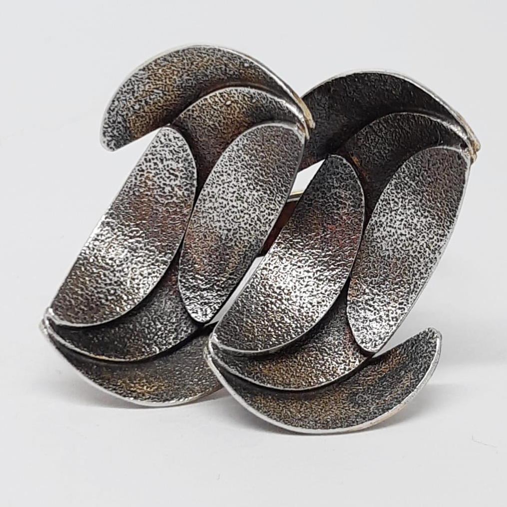 WorkGallery1's tweet photo. If you're going to the #warholexhibition please visit our wonderful #jewelleryexhibition of #warholinspired #cocktailrings until 31st October #thingstodoinlondontoday #jewelleryretailer #jewelleryonline #jewellery #atworkgallery https://t.co/2OZkiXZfGO