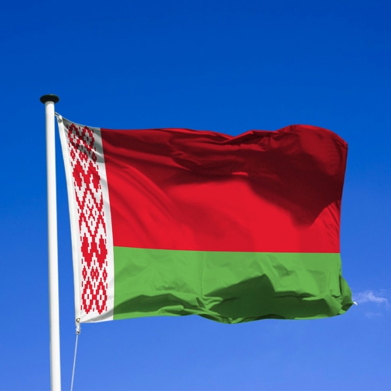 avant tout, la Biélorussie est un pays de l'europe de l'est, ayant pris son indépendance en 1991 après la dissolution de l'URSS. Il s'agit d'un des derniers régimes autoritaires d'Europe.