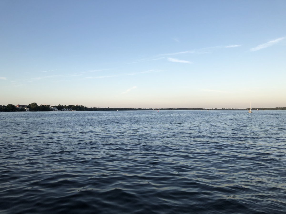 #Teamevent! Vor ein paar Tagen hat sich das Team zum ersten Mal in der neuen kompletten Besetzung getroffen. Seit 2020 ist SEAMLESSme eine Einheit aus Engineering, Data Science, Design, Sales und Marketing. Auf der #PantherRay ging es bei bestem Wetter zum Müggelsee.