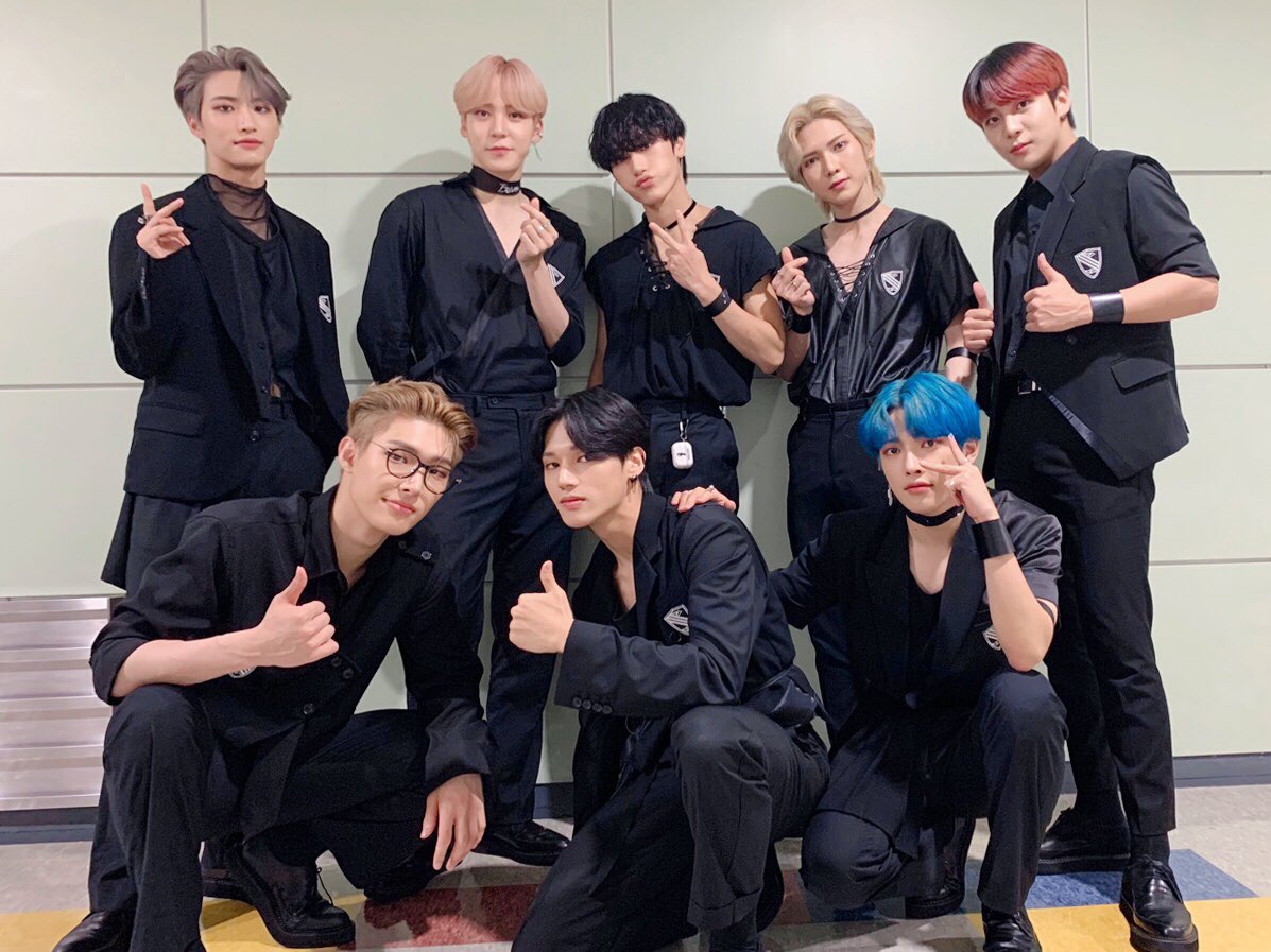 ATEEZ respondiendo a un "¿Por qué soy tan fea?" un thread por qué hoy me sentí triste