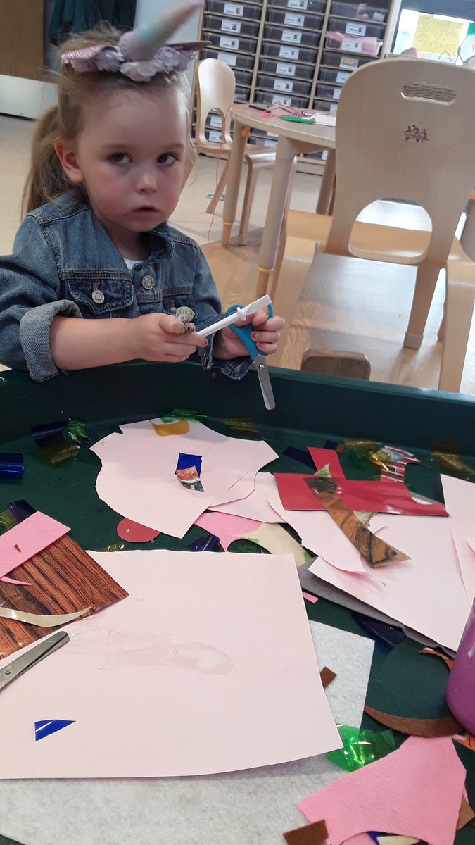 AshbridgeMaxy's tweet photo. All things underpants! After reading ALL the underpants stories, preschool asked "Please can we design our own pants?" #prideinourwork #preschool @NDNAtalk #EYliteracy #lovereading https://t.co/FYE4jq35wH