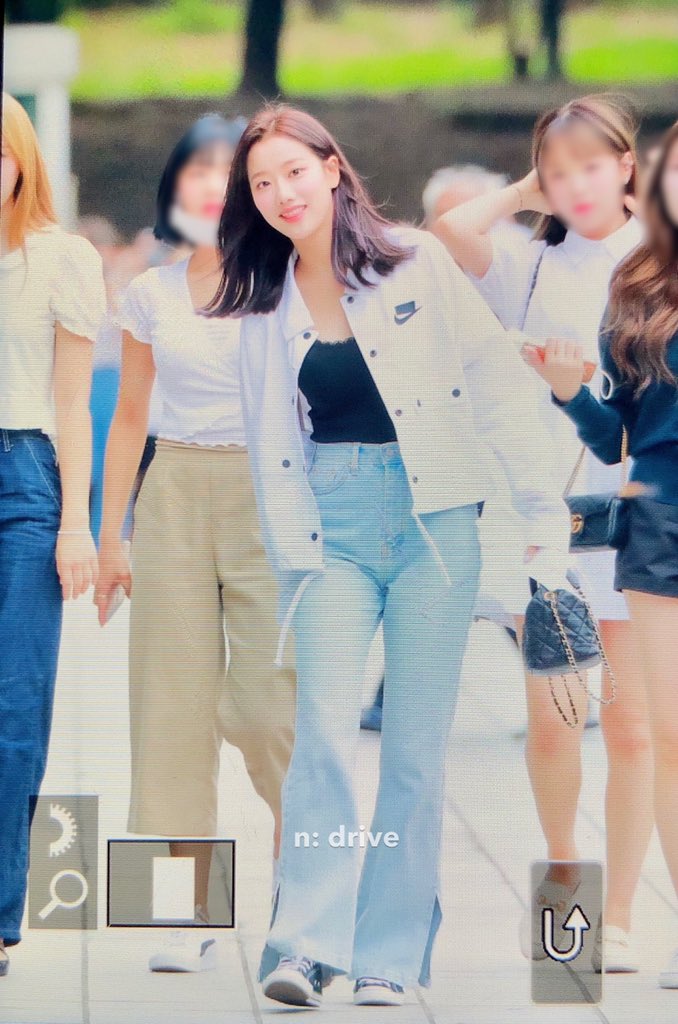 200813 파네플에게 인사해주는 세상에서 가장 소중한 아토병낭니🥰🥰🥰
#APRIL #Naeun #에이프릴 #이나은 #나은 #ナウン