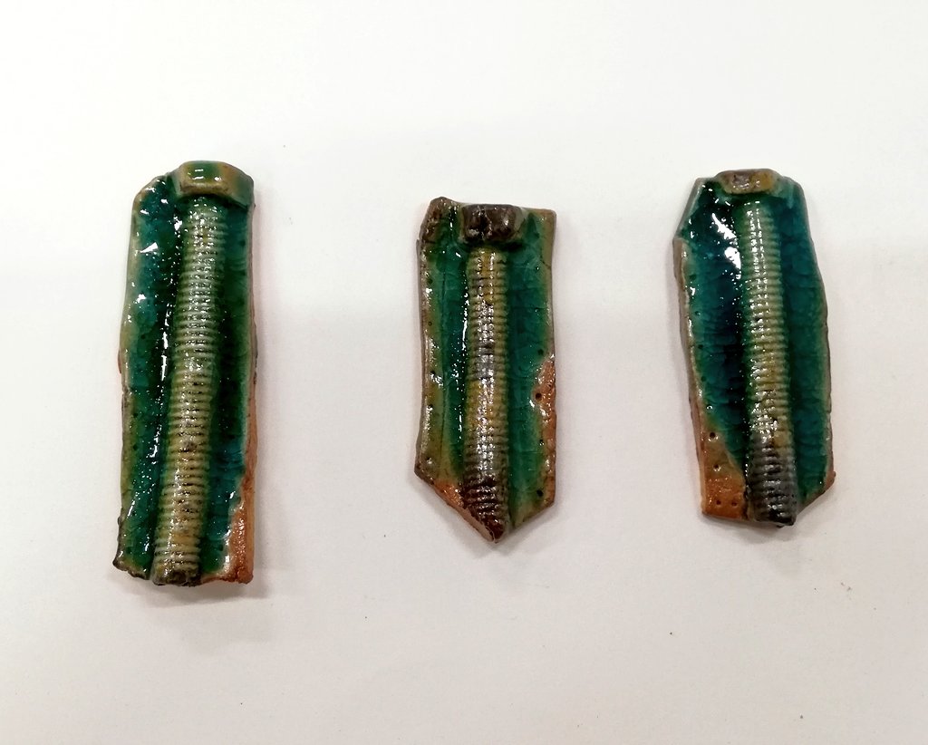 釘の箸置き 
トルコブルー ベンガラ

#art #ハンドメイド #handmade
#craft #クラフト #工芸 #陶芸 #pottery #ceramics #life #陶藝