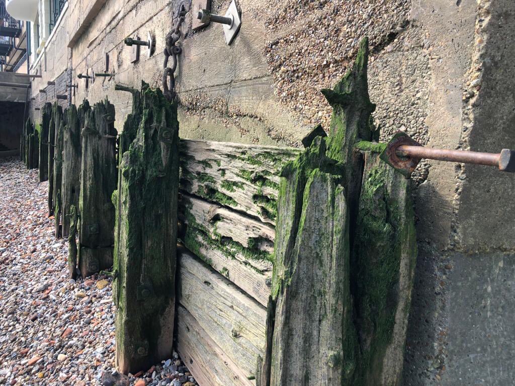 CraftworkP's tweet photo. #thursdaythoughts #Grimeporn (We are not talking #Stormzy here)
#Inspiring reference for #filmset #finishes or grime porn as we call it. 
We noticed these beauties in East London recently...
Slightly obsessed with all of this, you can’t ‘unsee' it once you notice it in real life https://t.co/qNVwE9xseo