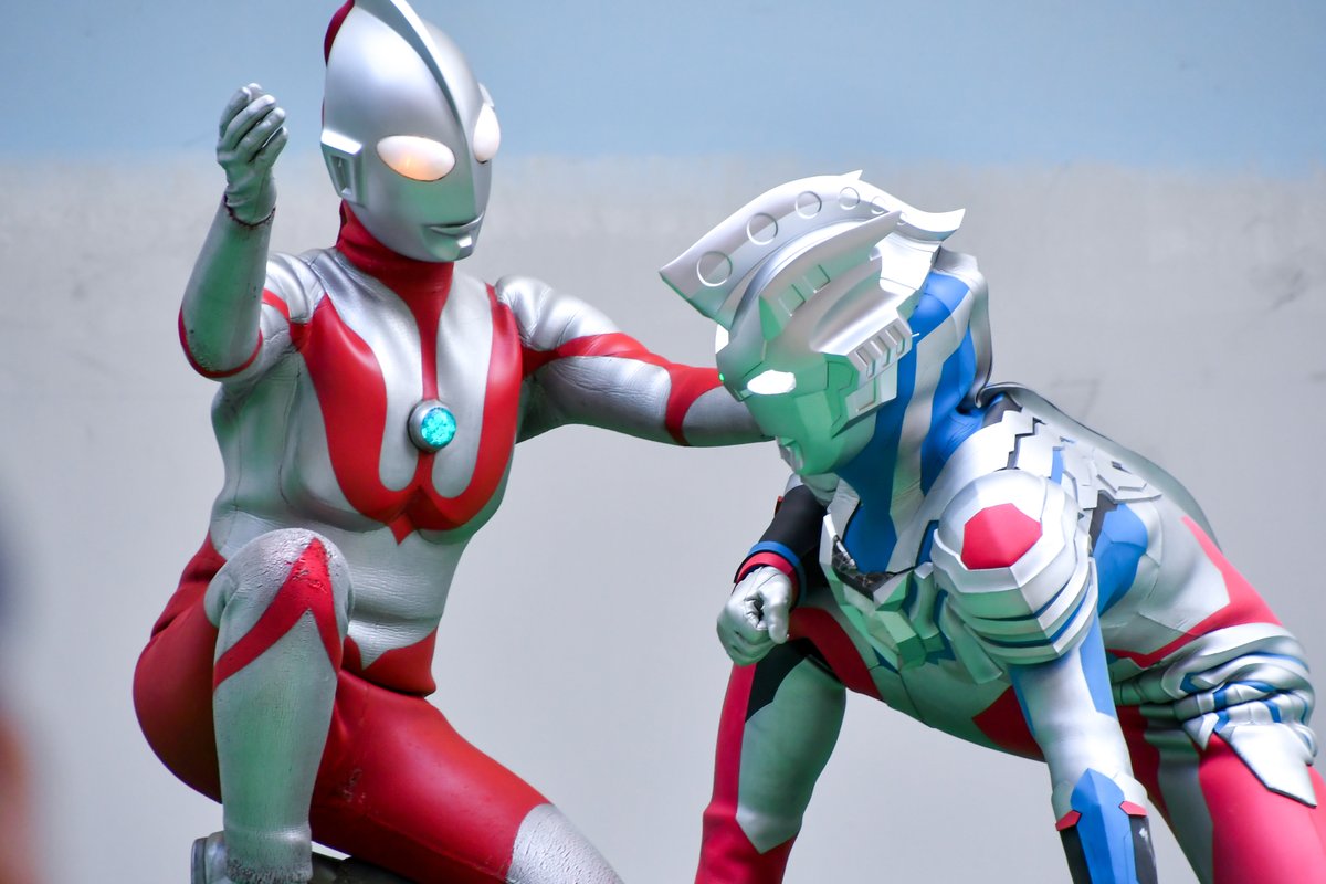 のりお Su Twitter 0809かしいかえんウルトラマンゼットショー 感想 先輩のメダルが無いと戦えない三分の一人前だと嘲笑されて敗北し 自信を失うゼット マンさんがゼットに地球人が自分たちを ウルトラマン と名付けてくれた意味を伝えて ゼットが奮起する