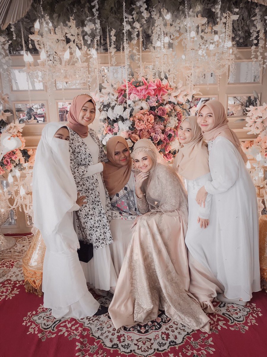 cuutdew's tweet image. #telkomsel