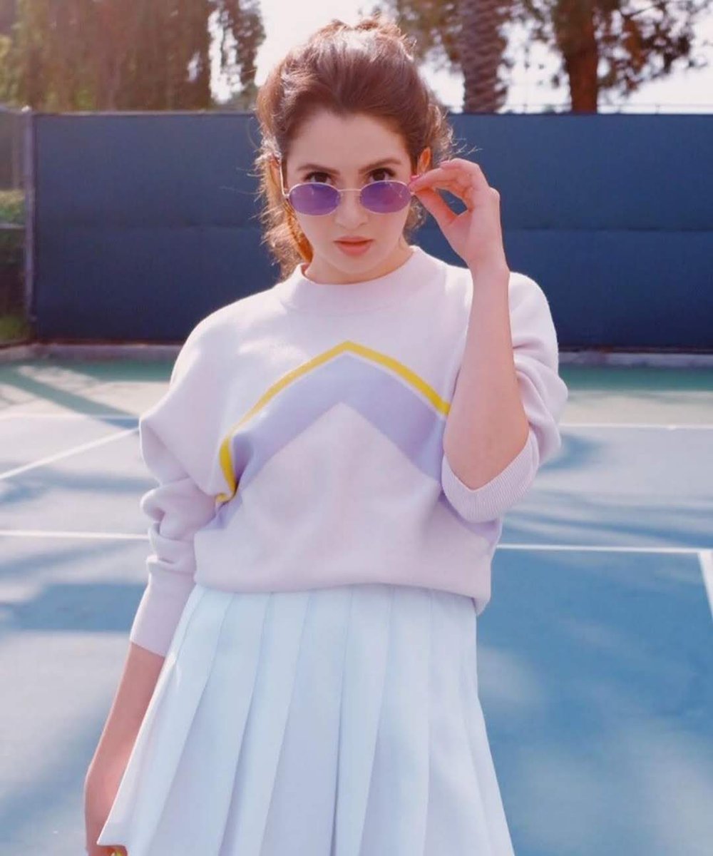 cantk33pwaiting's tweet photo. hey everyone especially my #SidNaaz fans please would you presave my idol @lauramarano new bop track #HonestWithMe ?!!!
🥺🥺🥺💖💖 she makes awesome music and you wont regret it...she is the only person in my life who compares to SidNaaz🥺🥺💓💓🤧tysm 👇
https://t.co/Ejy7uEm4az https://t.co/NcUYbveJdd
