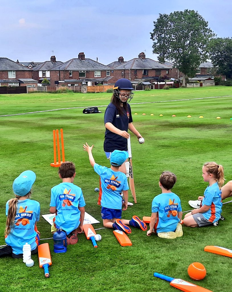Rina_Sowler's tweet photo. Proud to see my girls working together as #JuniorActivators for @allstarscricket @RuncornCC. They have been helping in the past 4 sessions and are loving it🏏.
@FemaleCN @cricketforgirls @jo_sports @CCBWandG @ThisGirlCanUK @Cricket_World @HeathDofE @HEATHPEDEPT #youngvolunteers https://t.co/qt9ewoWmFQ
