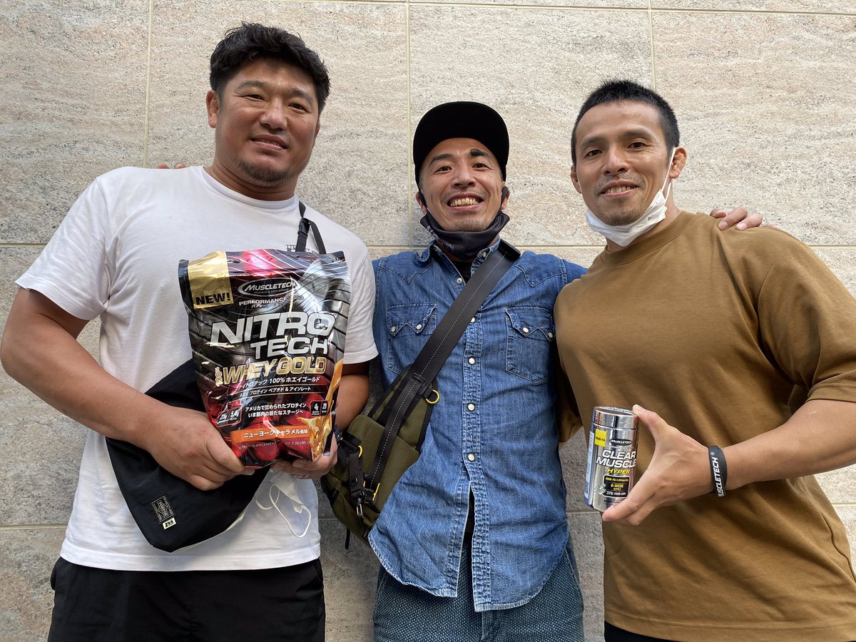hidemiyoshi's tweet photo. とりあえずベンチ90を10回はクリア
95を10回への挑戦が始まった
目標は110を10回を超えること
そしたら20 代の時と同じになる
ホームジム（studio）二つ持ってるからやるしかない
だらけた身体を使える身体に
#muscletech
#hkstudio https://t.co/gohRXPllaz