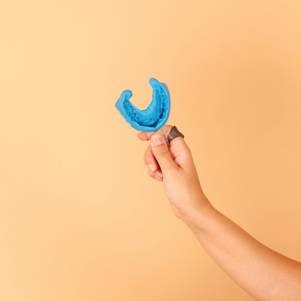 wearebasma's tweet image. Ready to take the first step? Get your #Basma impression kit and follow the steps to a brand new smile! 
ow.ly/uG6150AWueB 👆🏻 

#invisiblealigners #impressionkit #newsmile #بسمة #تقويم_شفاف