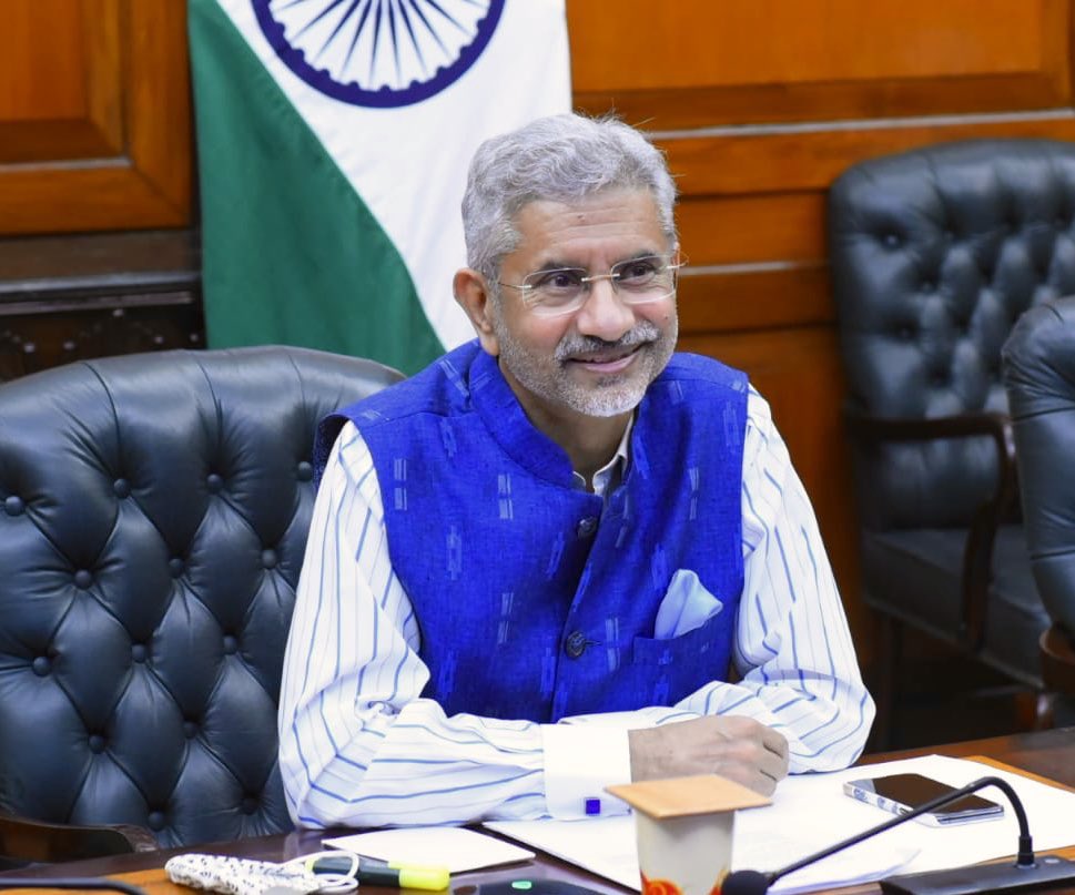 Connecting for Connectivity! A warm, fruitful, extremely productive meeting with EAM  @DrSJaishankar today! The already robust and dynamic  #MaldivesIndiaPartnership continues to strengthen, even during the pandemic! Agreement on several key initiatives moving forward.