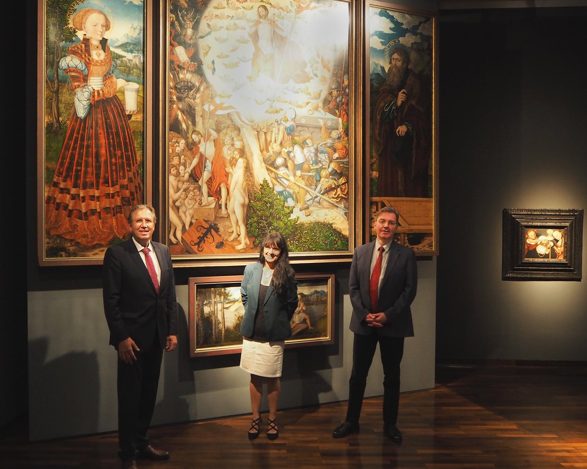 Museen Aschaffenburg (@museenab) on Twitter photo Wir feiern unsere Mitgliedschaft noch mit einem Foto: "Wir sind Cranach!" Die Stadt #Aschaffenburg ist neues Mitglied in der Städtekooperation 'Wege zu #Cranach' und die <a href="/museenAB/">Museen Aschaffenburg</a> freuen sich mit 🥳
bit.ly/33TUdVp Wir feiern unsere Mitgliedschaft noch mit einem Foto: "Wir sind Cranach!" Die Stadt #Aschaffenburg ist neues Mitglied in der Städtekooperation 'Wege zu #Cranach' und die <a href="/museenAB/">Museen Aschaffenburg</a> freuen sich mit 🥳
bit.ly/33TUdVp
