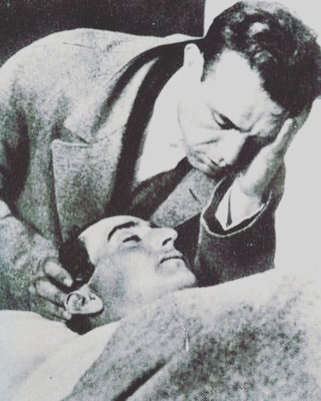 #taldíacomohoy en 1934 murió #IgnacioSánchezMejías, tras la embestida de un toro. La figura de Sánchez Mejías transciende el mundo del toreo. Era un miembro más de la generación del 27. #FedericoGarcíaLorca escribió un poema en su honor: “Llanto por Ignacio Sánchez Mejías”