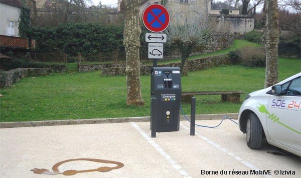 AvereFrance's tweet photo. #Izivia reprend l’exploitation du réseau de recharge #MobiVE. @Izivia ➡️ https://t.co/tOga2T5aRb https://t.co/zA22QMNQtl