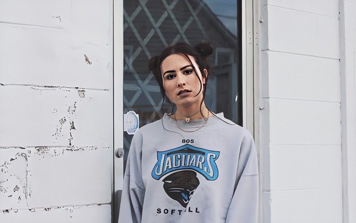 - lauren cimorelli as a macaroon -a very important thread