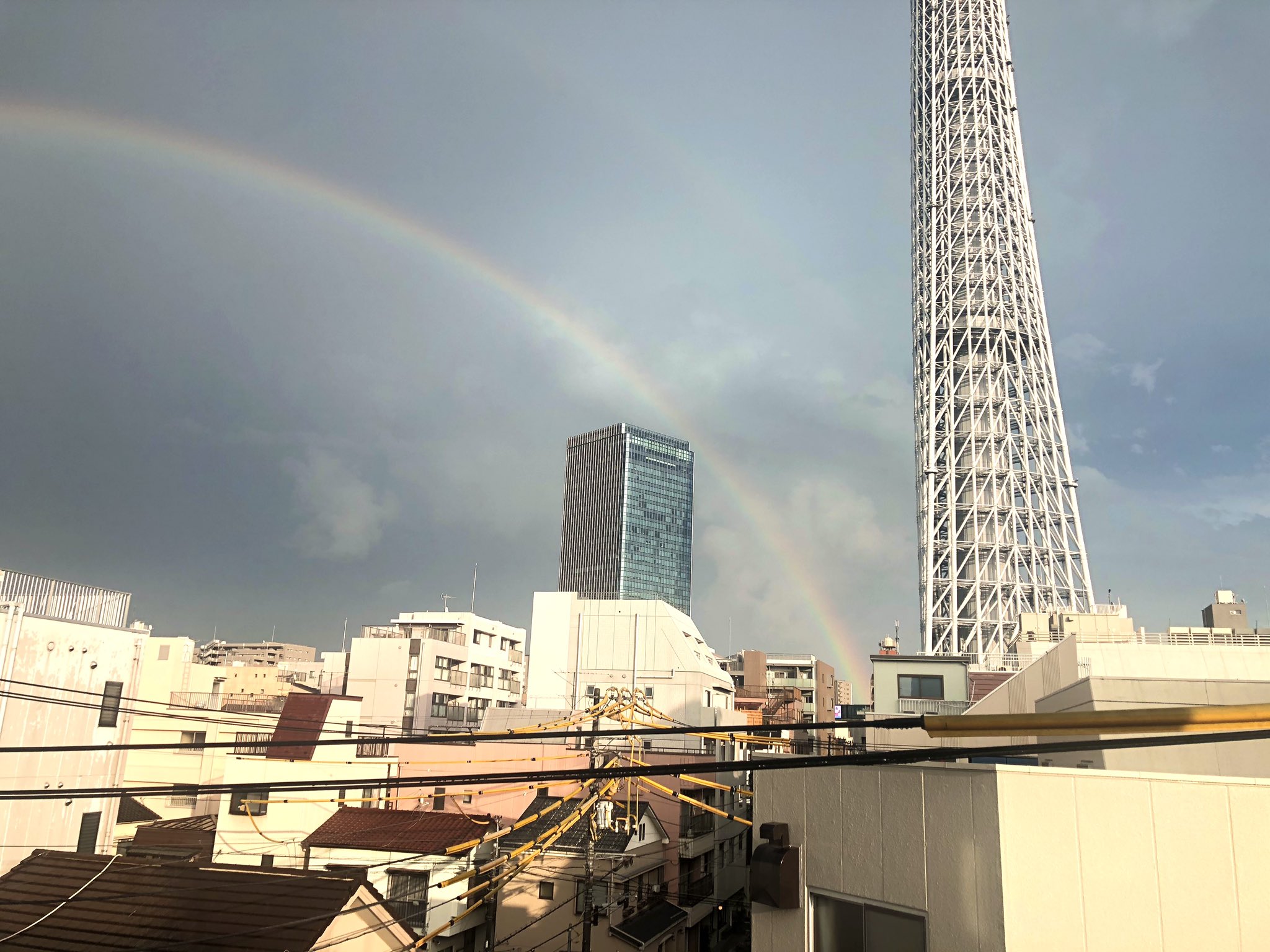 浅草 飴細工 アメシン 東京の空には虹がかかっていますね さっきまでスカイツリーには雷が何度も落ちていました 凄かったですよ 浅草 飴細工 アメシン 東京の空には虹がかかっていますね さっきまでスカイツリーには雷が何度も落ちていました 凄かったですよ
