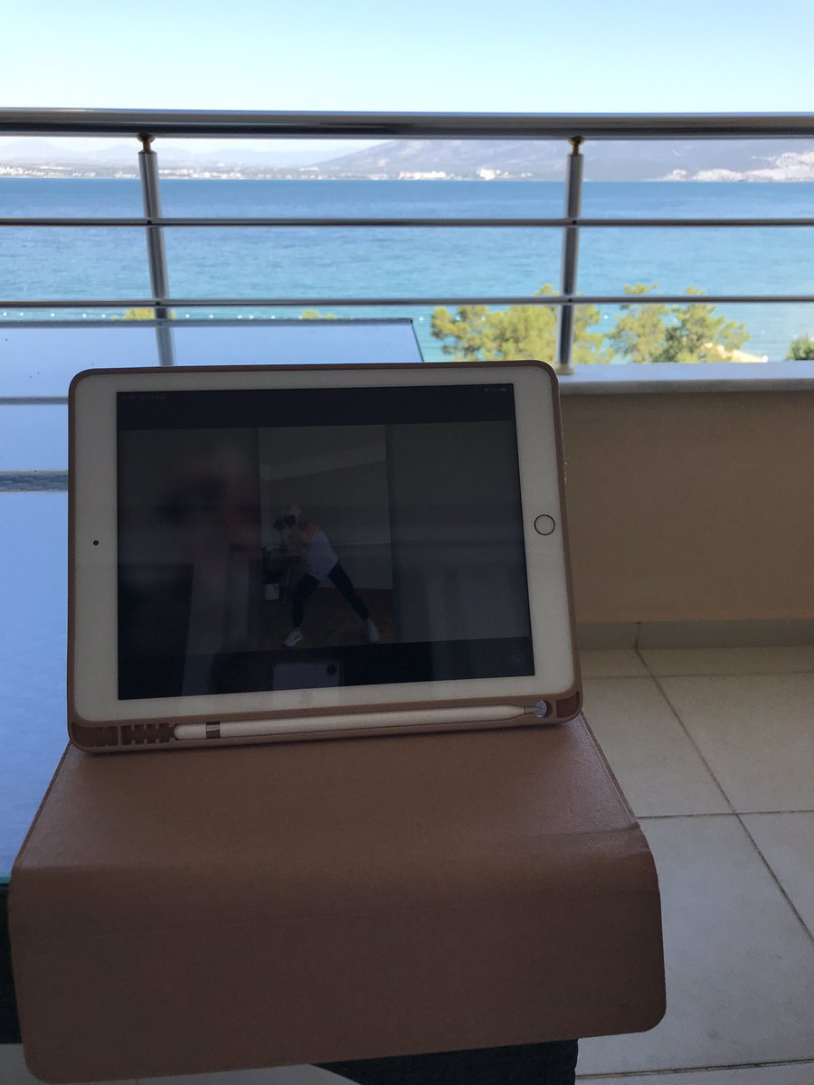 KathMalhotra's tweet photo. Loving virtual workout this morning focusing on upper body strength #longlevers #blendbox @OYGDavina still offering 4 week free trial for NHS staff ✅
#AHPsActive
#WeActiveChallenge https://t.co/djeHSNwfX5