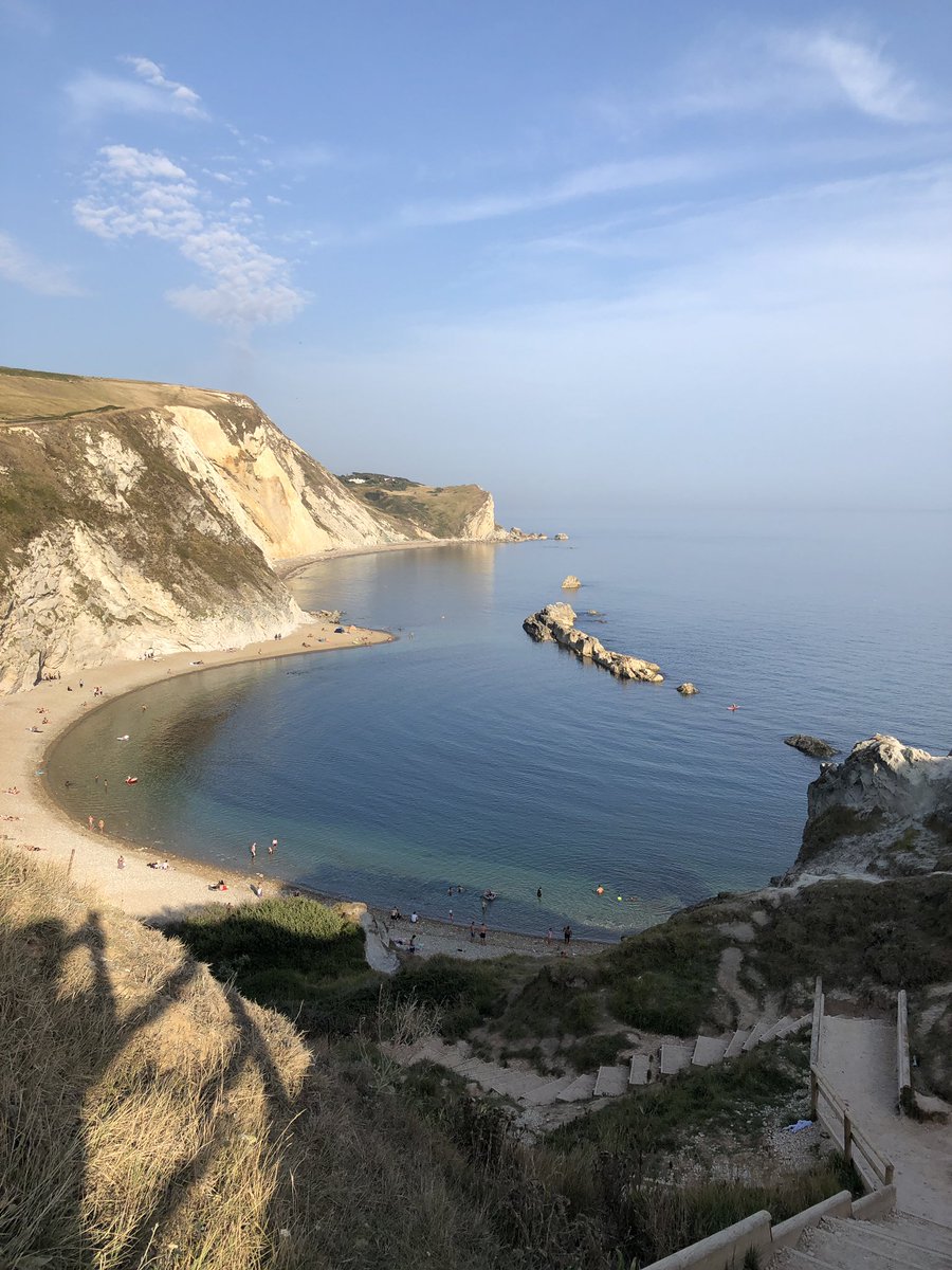 BeeBeehughes8's tweet photo. Enjoying the stunning beauty of our British coastline #durdledoor @TravelDorset @VisitDorset #escapelockdown #just7days https://t.co/PJ6o6W2qn7