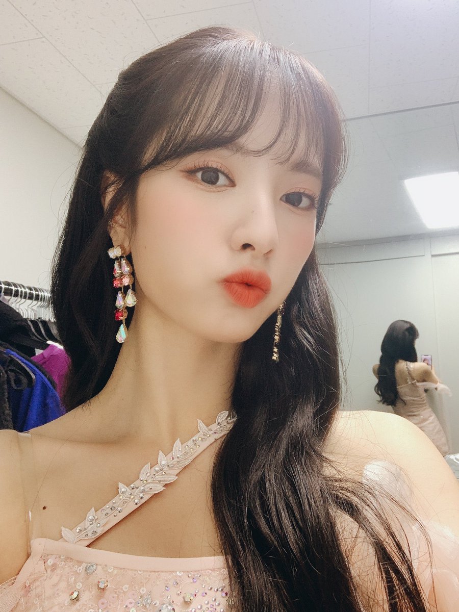 코덕のえみり 韓国ドルメイク Twitterissa 最近アイドルの中でハーフツインとか お嬢要素のあるスタイリング流行ってきている気が 最近メイクも コーラル一択からピンク使う子が増えたしまたアイドルメイクの流れが変わるかもしれないね ᴗ 코덕のえみり 韓国ドルメイク Twitterissa 最近アイドルの中でハーフツインとか お嬢要素のあるスタイリング流行ってきている気が 最近メイクも コーラル一択からピンク使う子が増えたしまたアイドルメイクの流れが変わるかもしれないね ᴗ