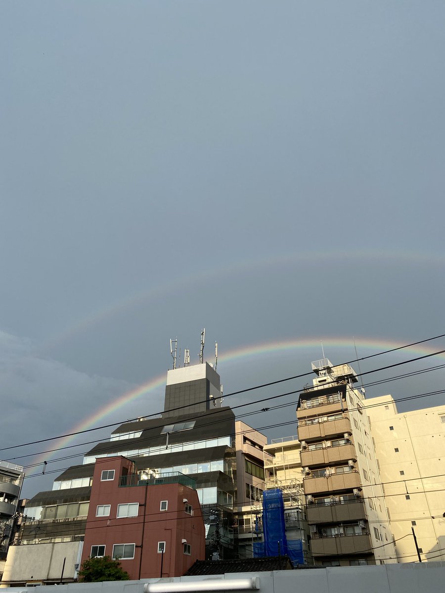 IchirouOba's tweet photo. 雨上がりには虹🌈もかかる。 https://t.co/kcs4upErax