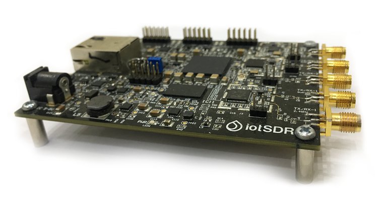 PCBWayOfficial's tweet photo. A versatile dev board with everything you need to design custom IoT protocols &amp; gateways now is lived on @crowd_supply   @embedinn ,come and support their wonderful project
https://t.co/ijX5wAIDcI https://t.co/Lwq9E9ePDI