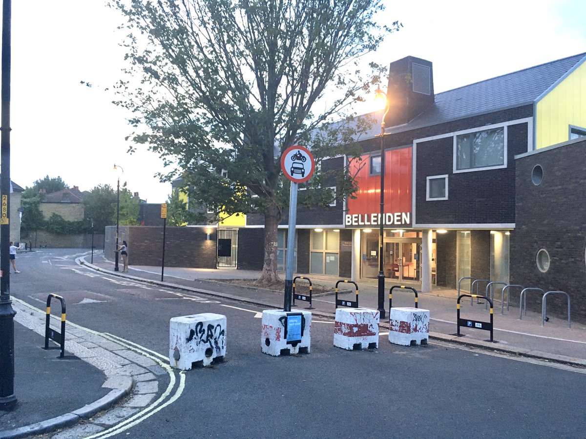 Swinging past the new Bellenden School, they might not be pretty but the concrete blocks on Troy Town do a brilliant job of providing a safe car-free school & nursery entrance 24/7. Who thinks they should be removed?