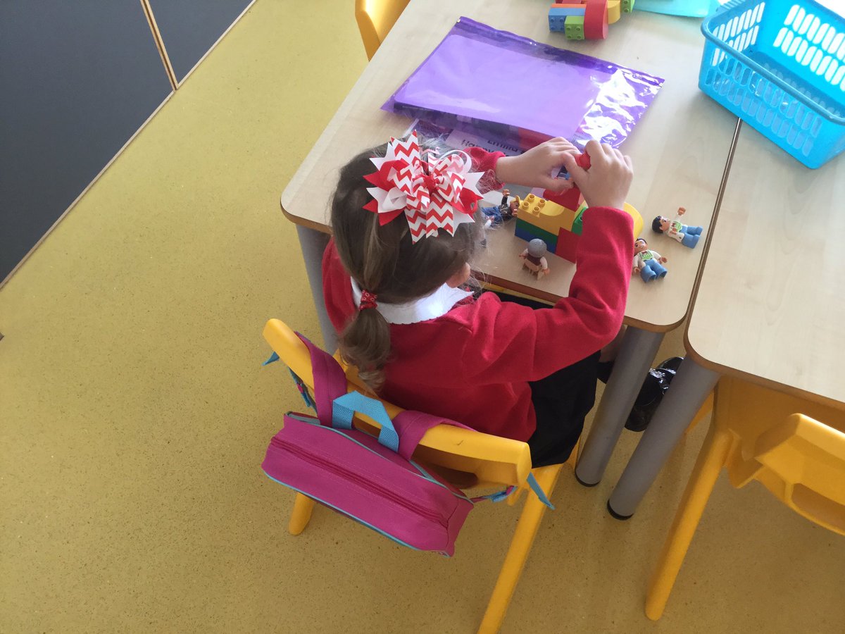 SchoolHillside1's tweet photo. happy first day of school with Bubble B in P1AW https://t.co/1HUIfuN3c7