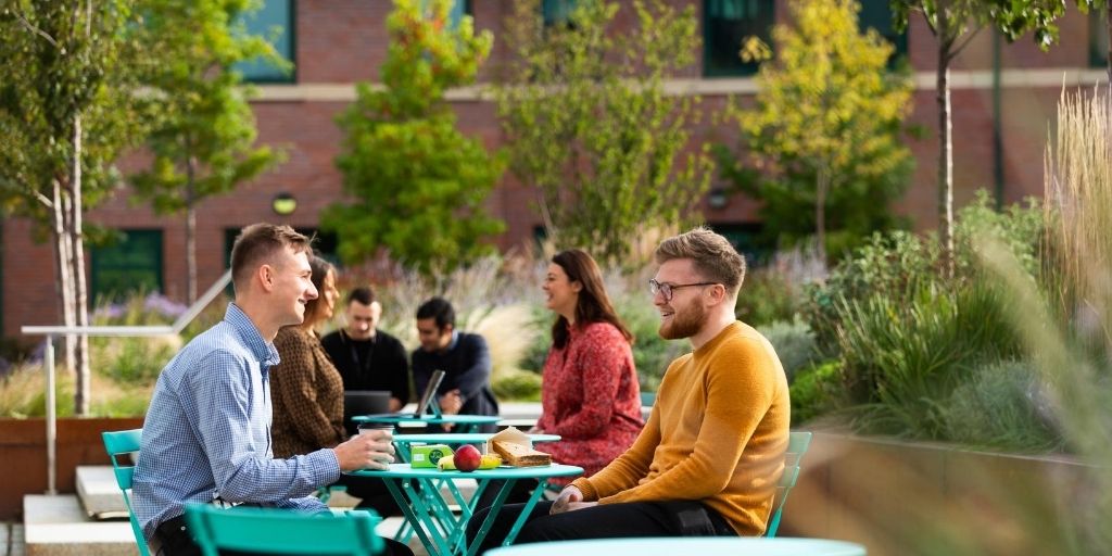 BW_SciTech's tweet photo. Campuses perfect for outdoor working, catching up, meetings and relaxing... who needs this right now in this weather? ☀️ Take a look at our #lab and #office space locations here ➡️ https://t.co/73LedE7rhV https://t.co/33Gq7miERG