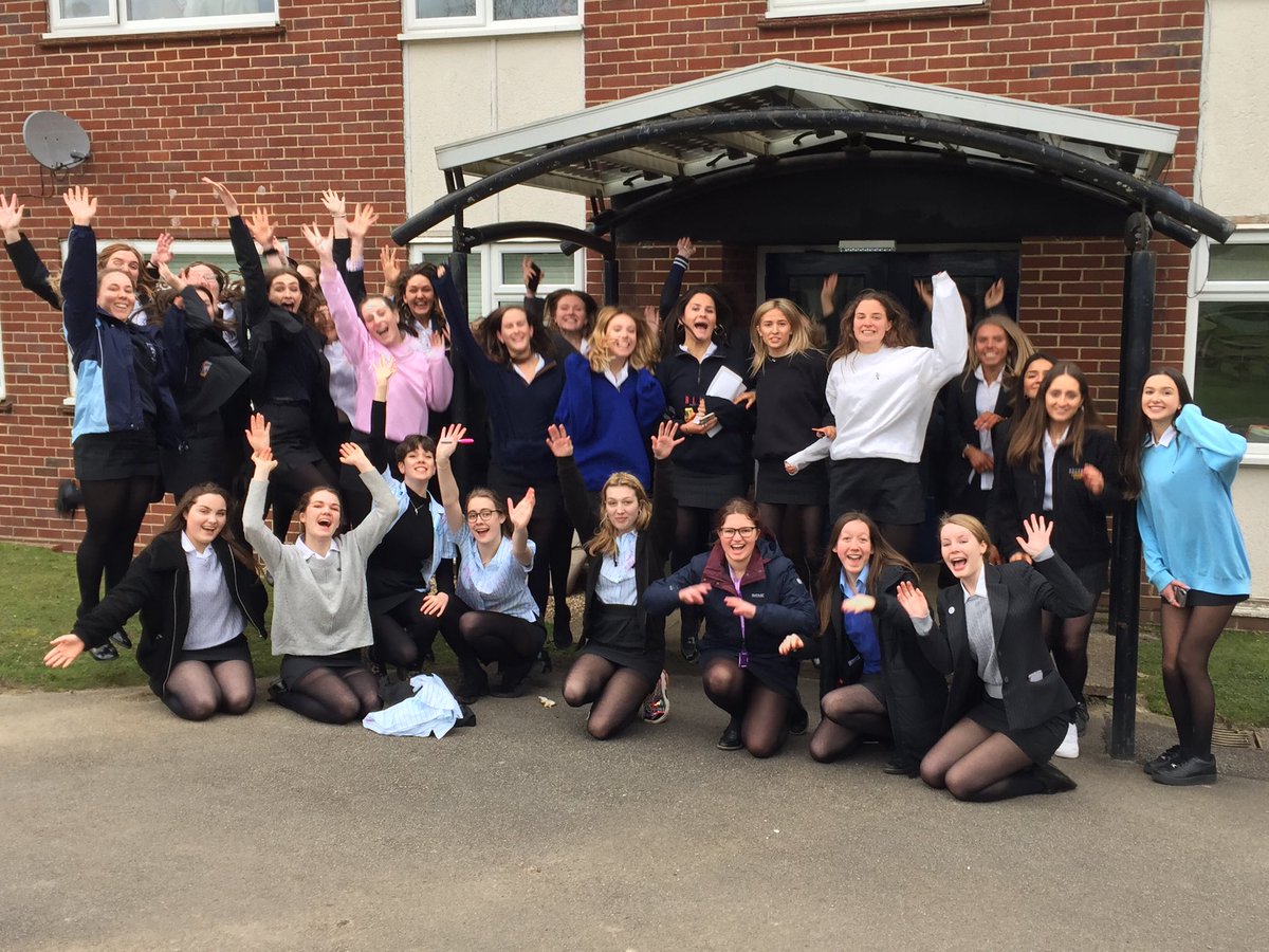 KentCollegePemb's tweet photo. We are proud of the success of each and every KC girl receiving A Level grades today. You achieved a 100% pass rate with over 40% of grades awarded A*-A and three quarters A*-B. Well done to these confident, caring &amp; powerful individuals, the world awaits you. @JulieLodrick https://t.co/IZN65trzLg
