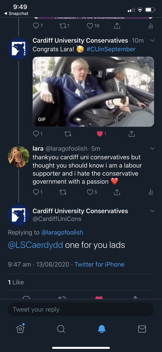 lara🦦 tweet media