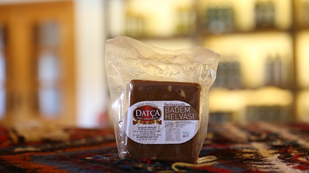 Sadece Datça bölgesinde yetişen ve dünyanın başka yerinde yetişme ihtimali olmayan Nurlu Badem, yörenin en meşhur bademidir. Sululuğu ve harika lezzeti olan nurlu badem, e vitamini bakımından oldukça zengindir. #datcaköyürünleri