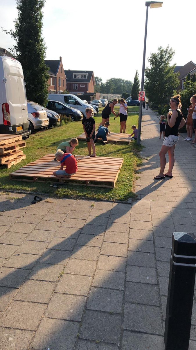 hutdorpAndijk's tweet photo. Nog een kleine impressie van @hutdorpAndijk @Home Toppers! #andijk #timmeren 🔨🔨🔨🔨☀️ https://t.co/v8PG98v2S1