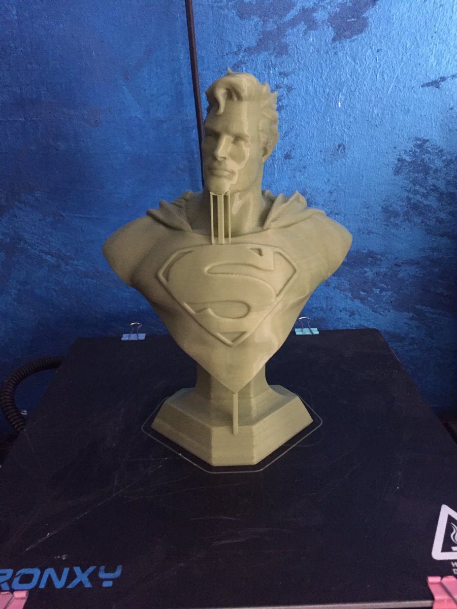 CpuTips's tweet image. para mi siguiente proyecto de #impresion3d #busto #superman #maker @Sakata3D