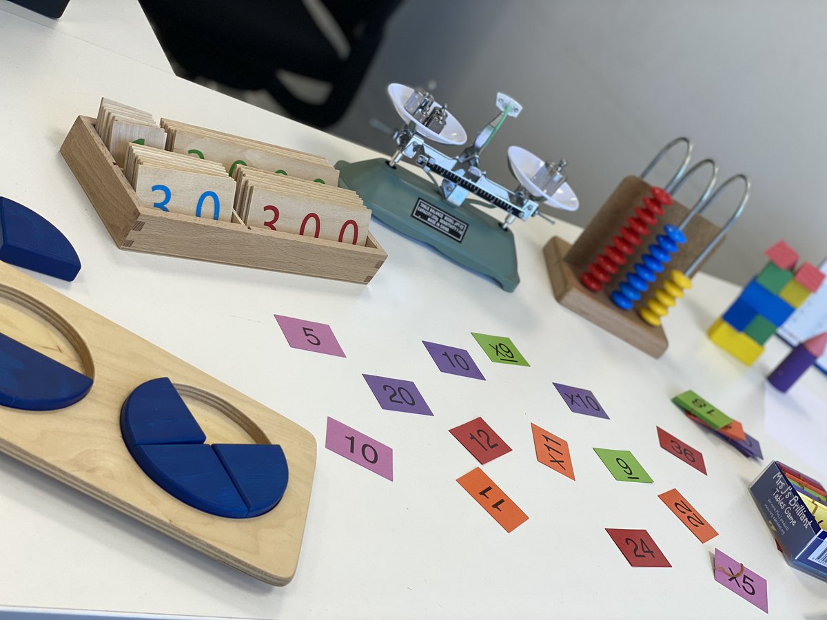 mahmoud_jassar's tweet image. لدي شغف وحب للرياضيات لا حدود له 
#الرياضيات_متعة 
الصورة من مكتبي ❤️

I have an endless passion and love for mathematics
 #Mathematics #math_is_fun #education #edu #اشتقنا_للمدارس